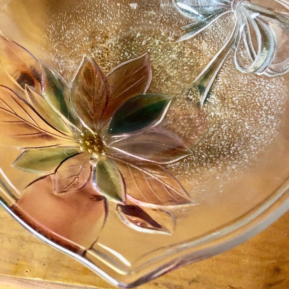 Glass Poinsettia Heart Shape Candy Dish Vintage Christmas Holiday Decor - Picture 8 of 8